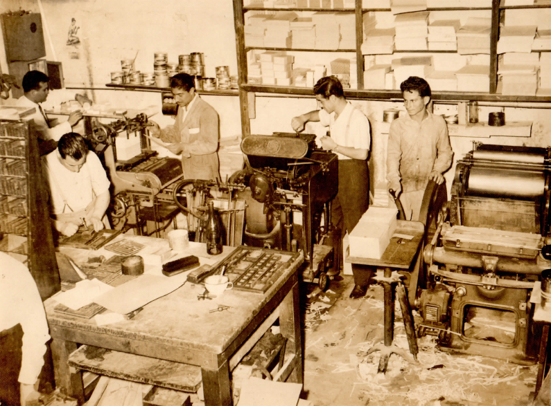 foto de la empresa hace 85 años